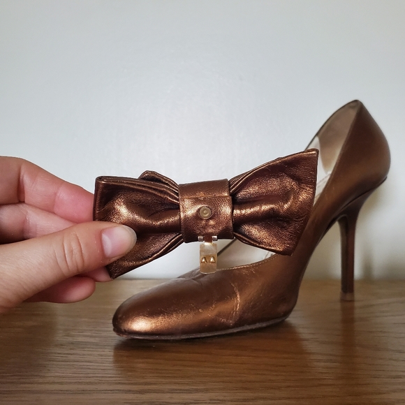 YSL Yves Saint Laurent Bronze Leather Pump with Detachable Leather Bow Size 37 - Picture 13 of 14